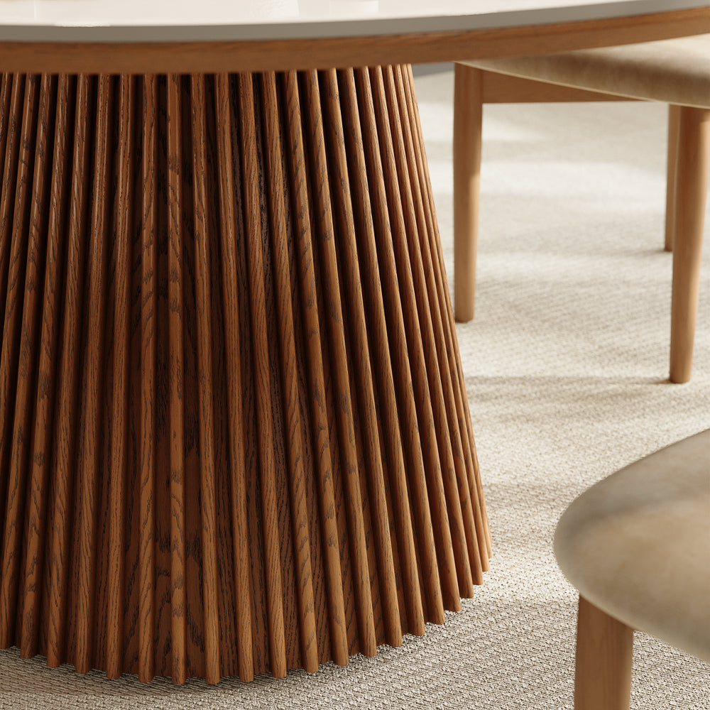 Silva – Table à manger ronde moderne du milieu du siècle en pierre frittée brillante