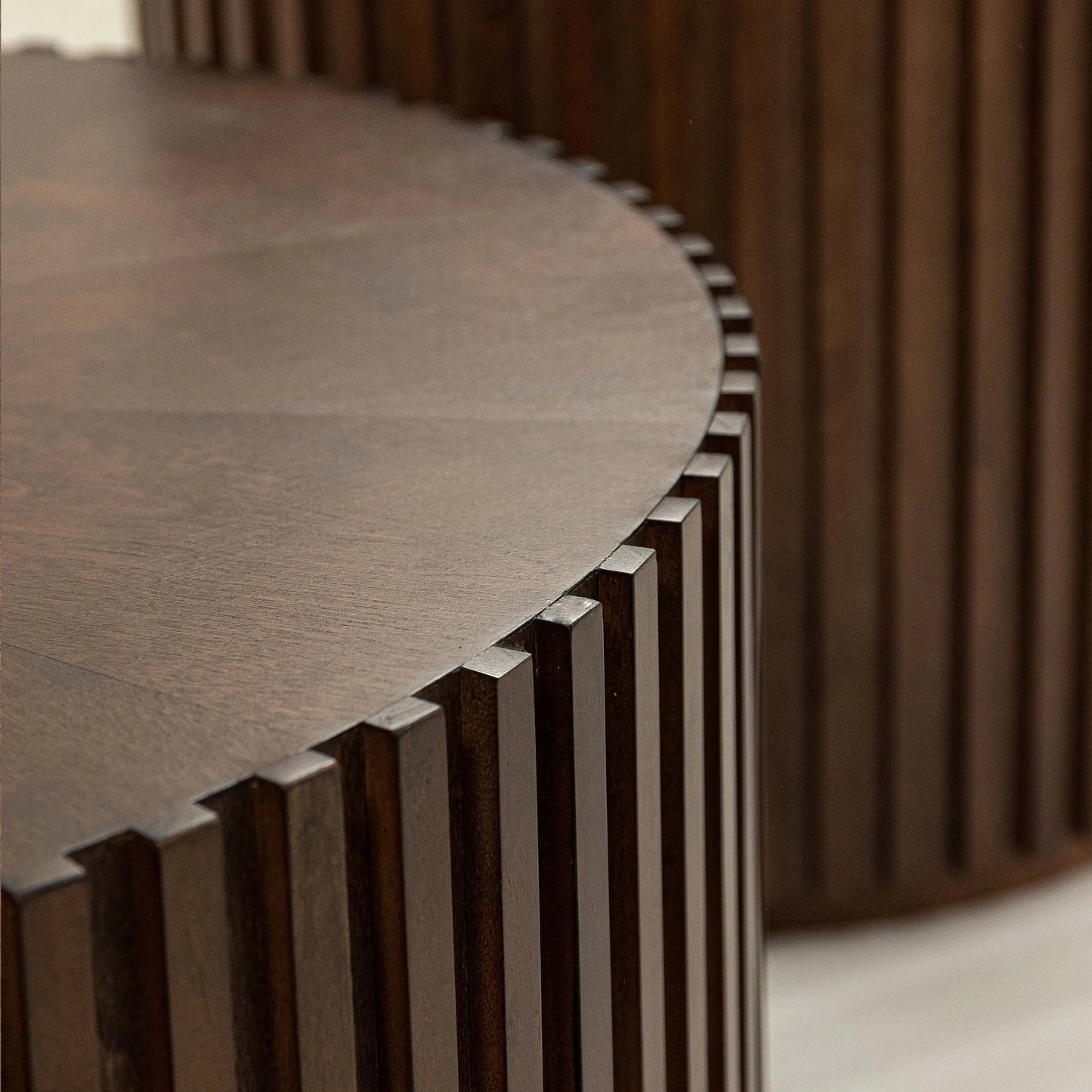 Silva-31.5" Fluted Round Coffee Table