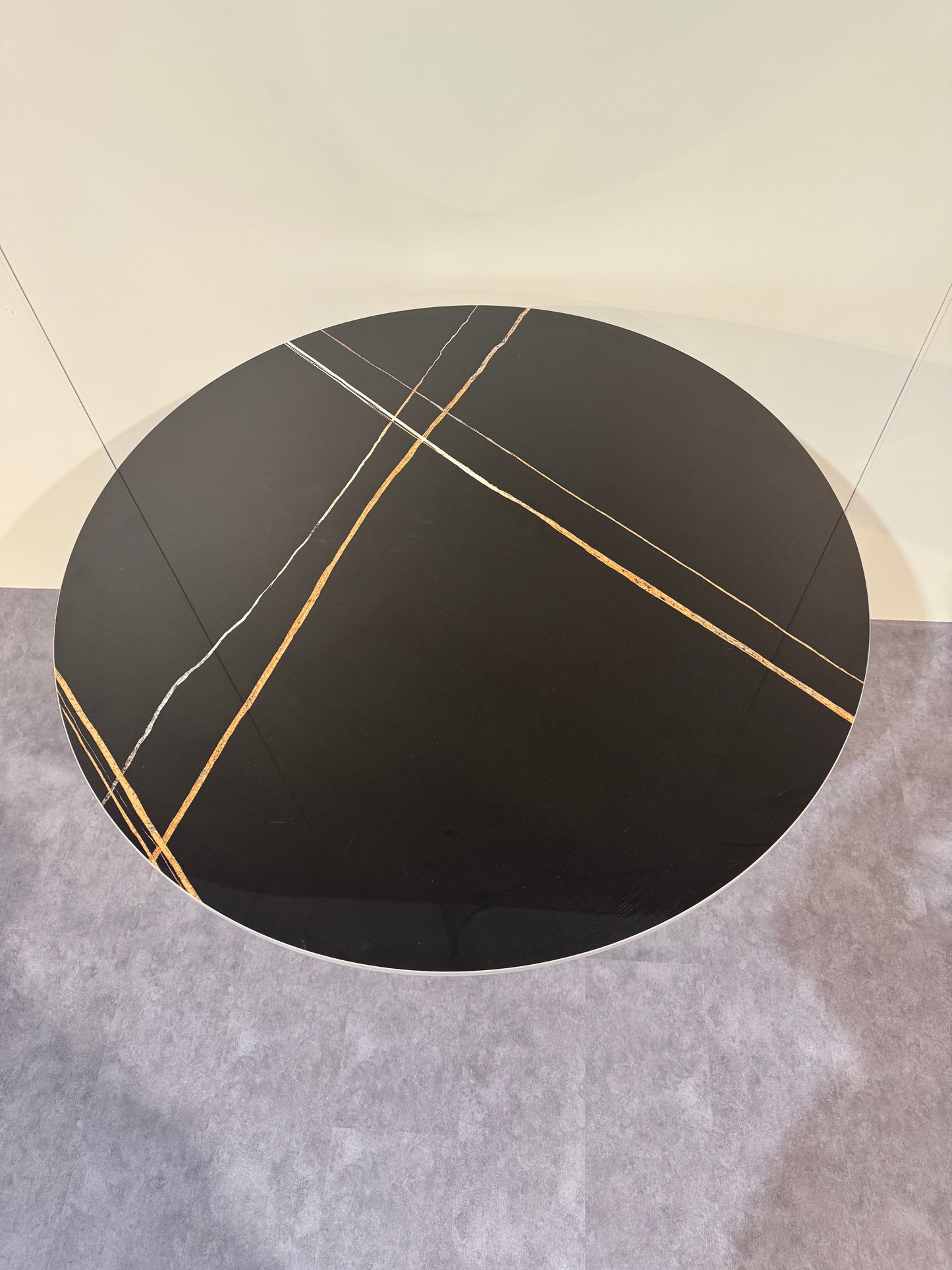 31” Round Sintered Stone Dining Table with Gold Metal Base – Glossy Finish | Commercial Restaurant Table