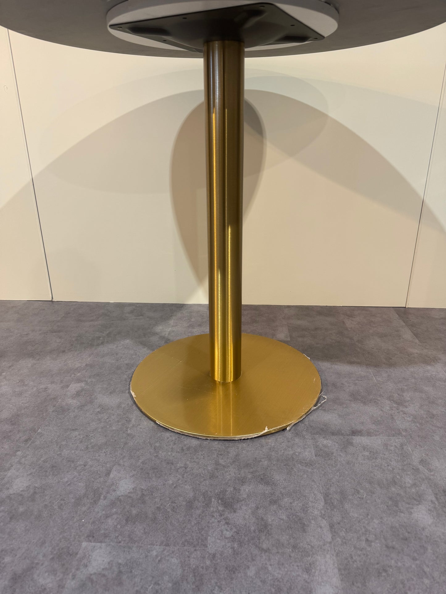 31” Round Sintered Stone Dining Table with Gold Metal Base – Glossy Finish | Commercial Restaurant Table