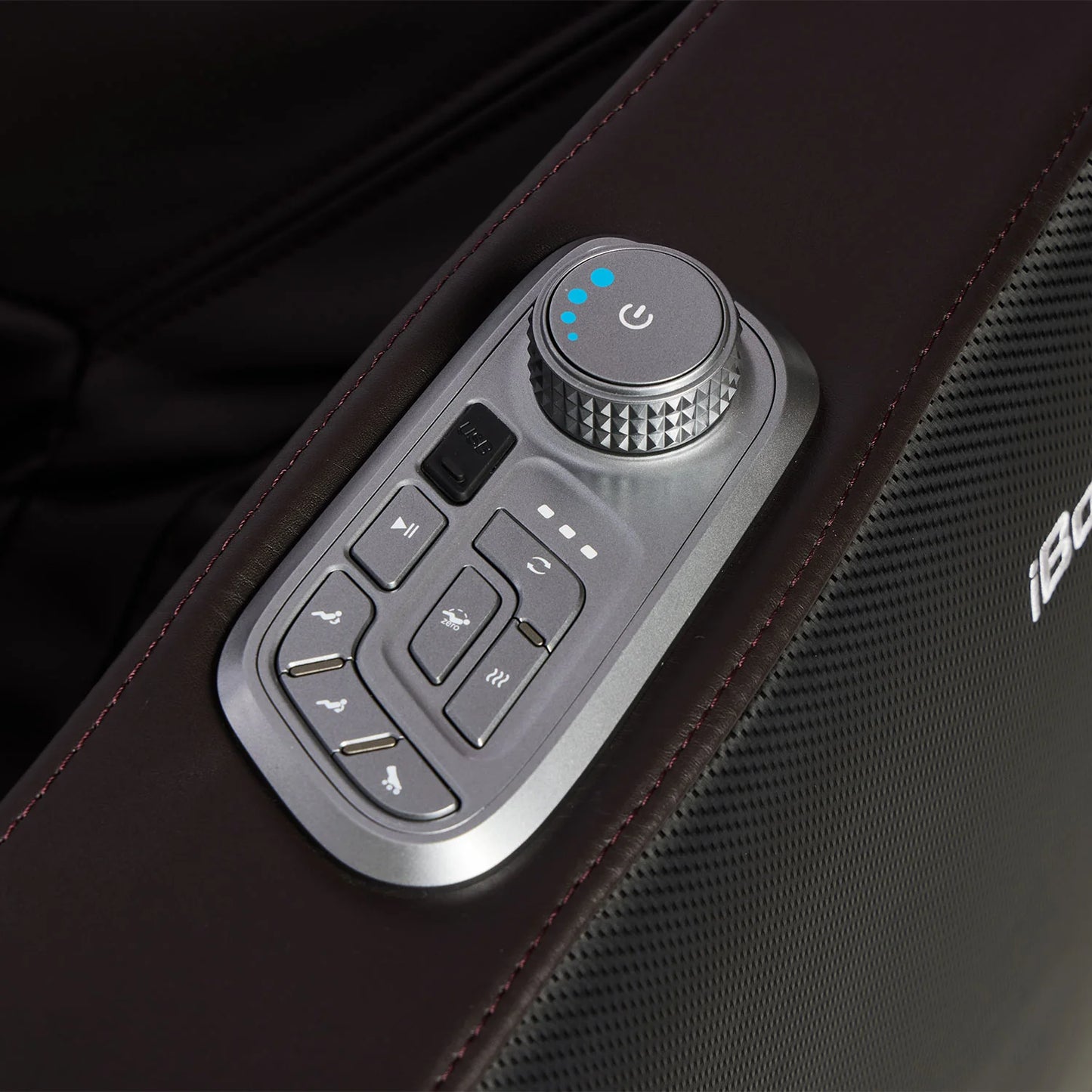 IT-9777 Real Pro Ultra 3D Chest Heating Zero Gravity Massage Chair with Pedal