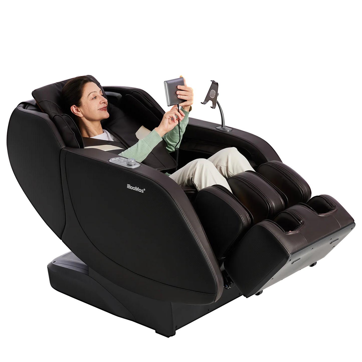 IT-9777 Real Pro Ultra 3D Chest Heating Zero Gravity Massage Chair with Pedal